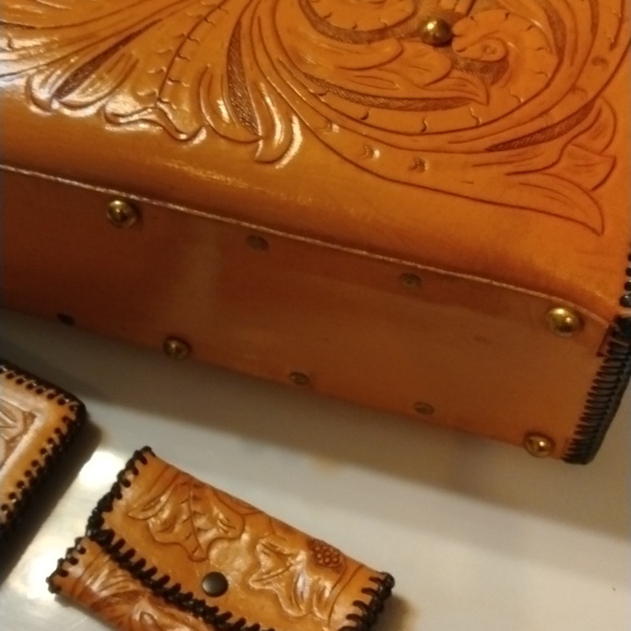 NWOT Vintage tooled Handbag 3 piece set - Picture 3 of 8